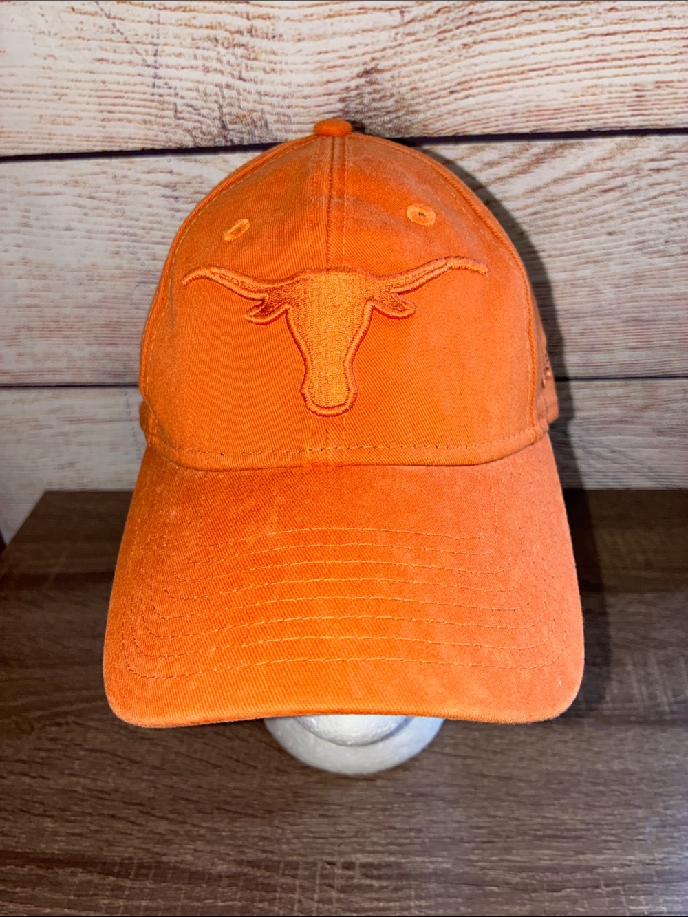 EUC Women’s New Era Orange Longhorn Embroidered  Cap